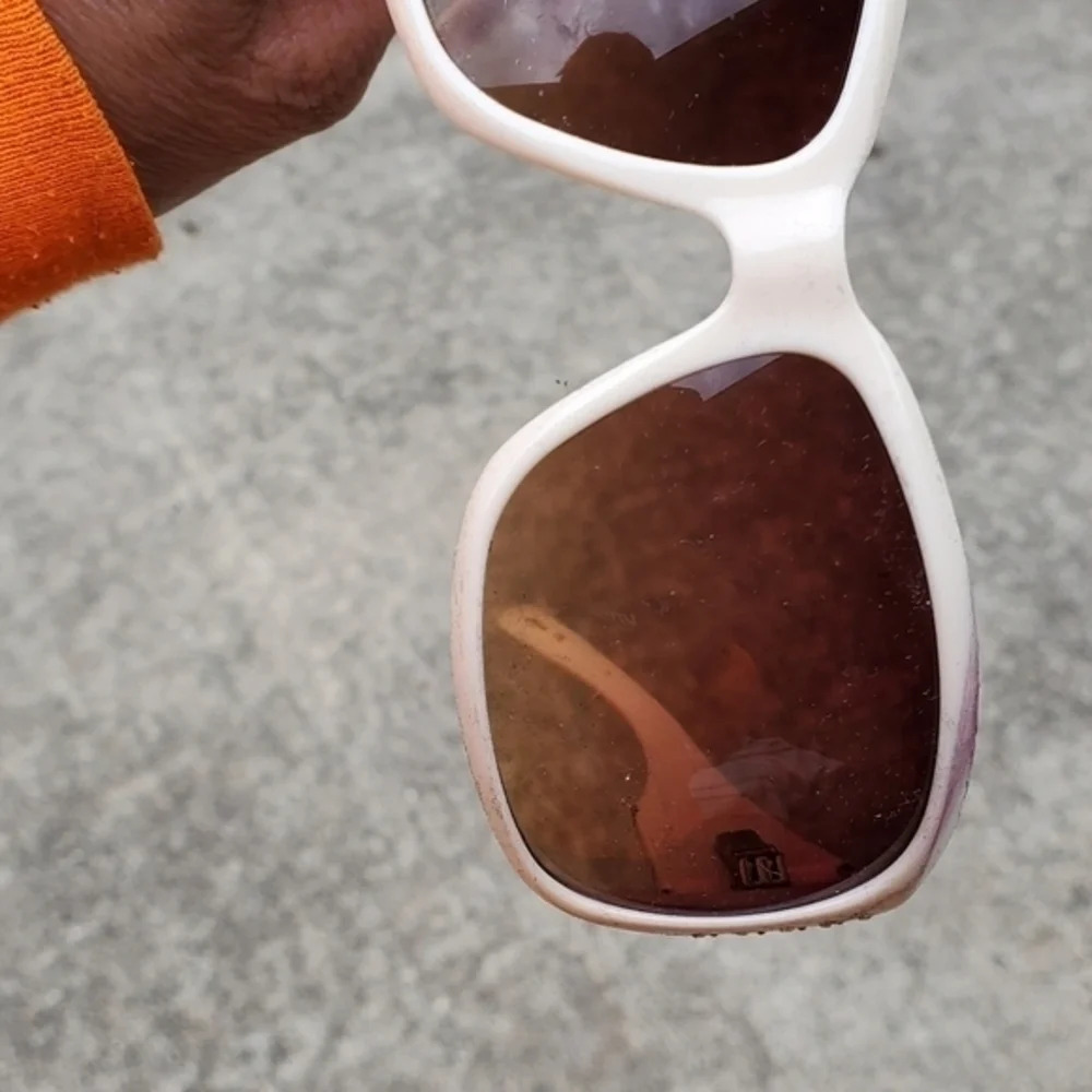 Joan Rivers Vintage Rhinestone sunglasses - Picture 3 of 9